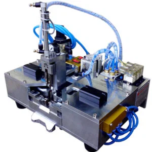 Placer indertråden på plastikholderen til trådkloen