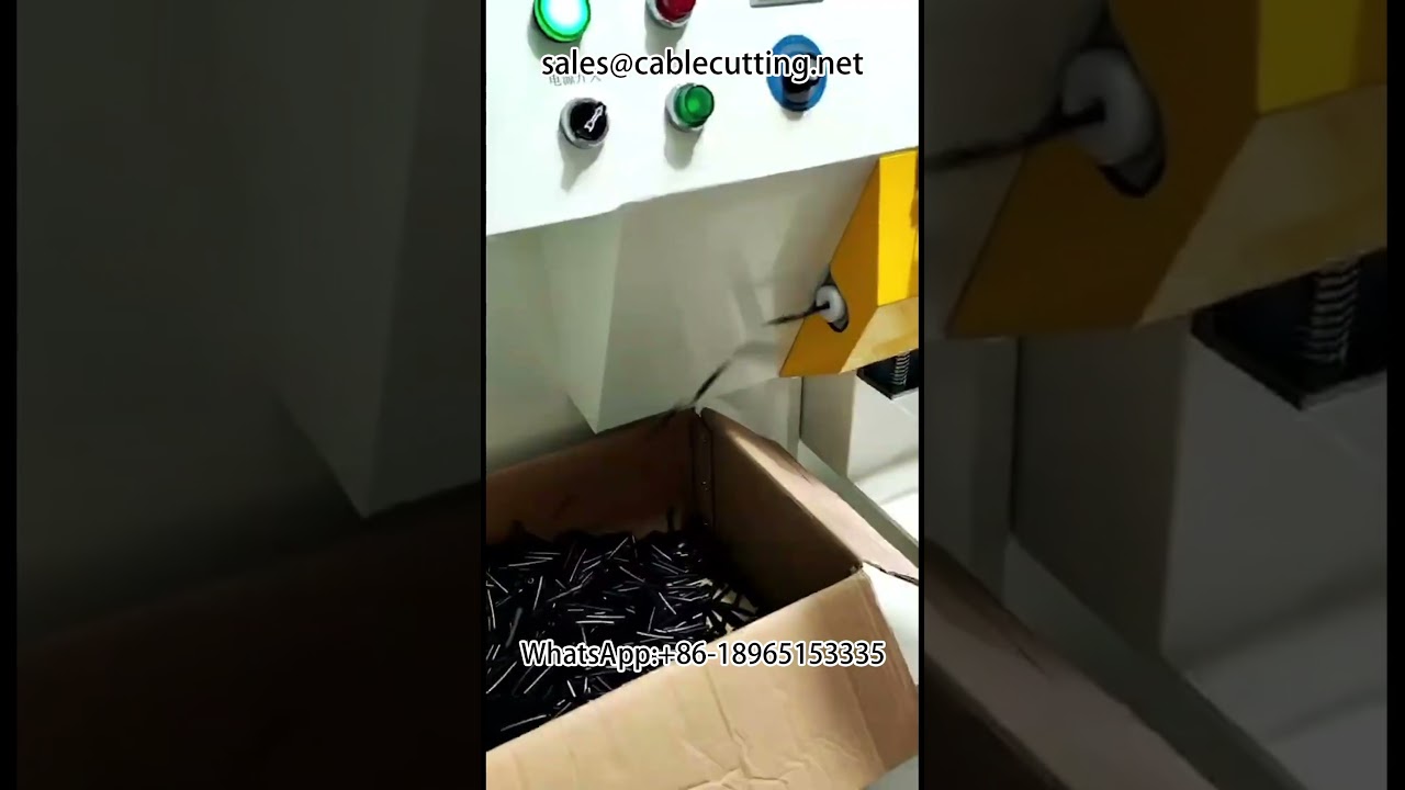 Tube cutting machine